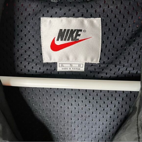 Nike Insulated WindBreaker/RainJacket Size XL - Picture 6 of 8